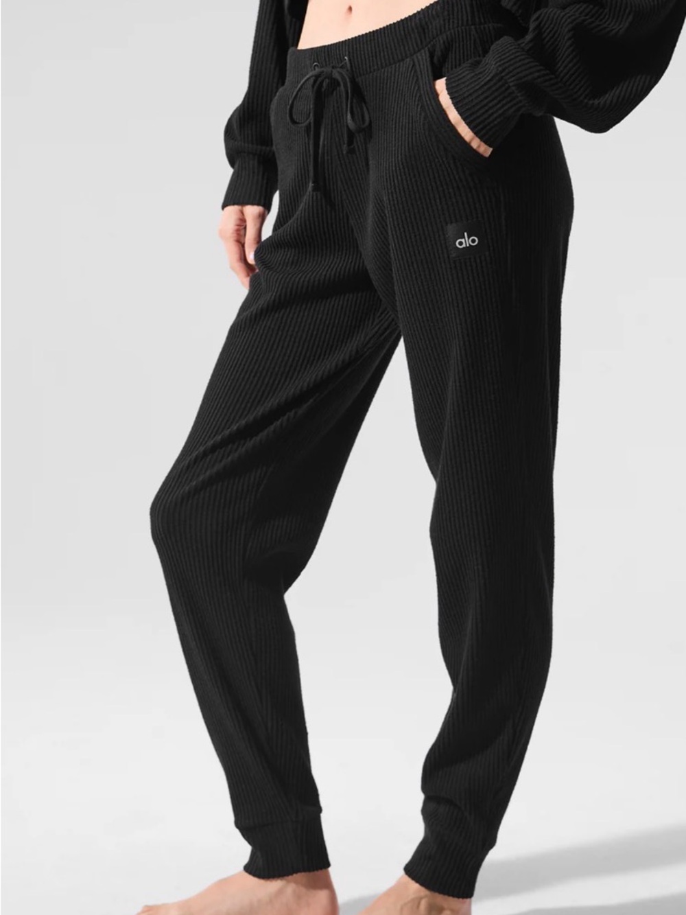ALO Yoga Black Muse Sweatpant Joggers Size Medium Women’s